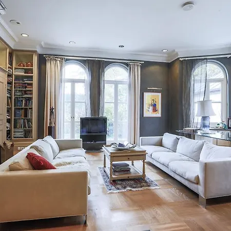 Oda ve Kahvaltı Charlotte 5*