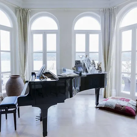 Couette-café Charlotte 5*
