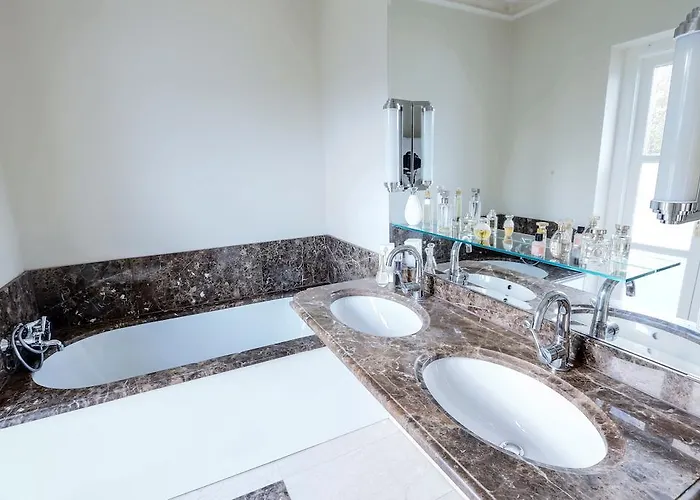 Charlotte Bed & Breakfast